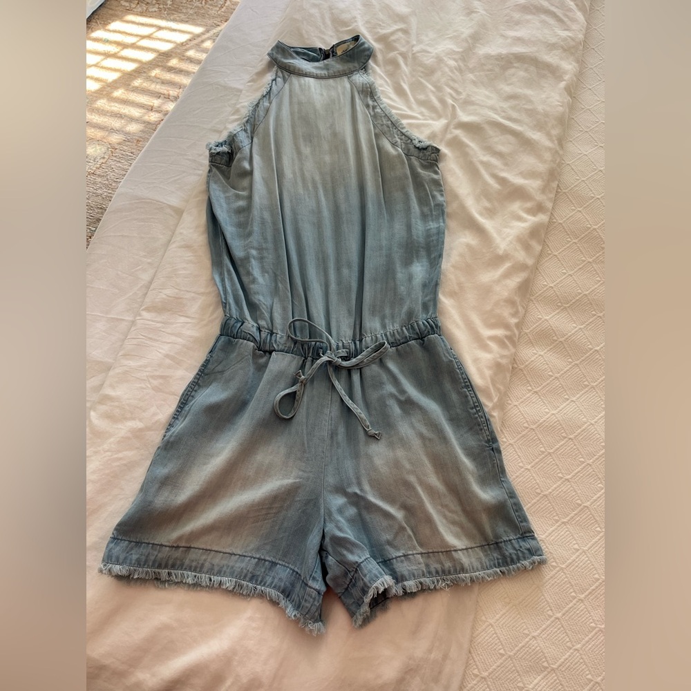 Cloth & Stone Chambray Tie-Waist Sleeveless Romper in Light Blue